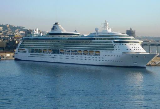 Partiendo del puerto de Nápoles (Italia) en Verano de 2008